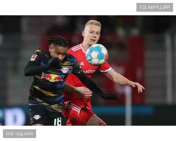 恩昆库单刀与奥尔莫远射，莱比锡三叉戟多种手段撕破柏林联合防线